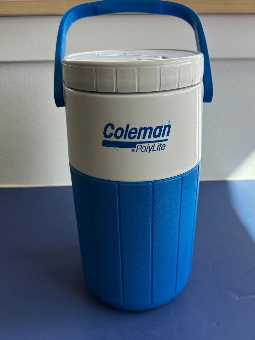 Coleman Poly-Lite Insulated Water Jug Cooler White Blue Vintage